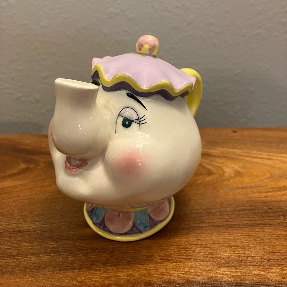 Charming Disney Figurine of Mrs. Pots from Beauty and the Beast